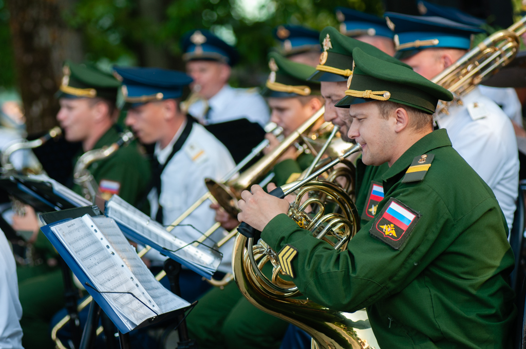 Сводный военный оркестр Тамбовского территориального гарнизона в с.Покрово-Пригородное (Фото А.Бучнев)