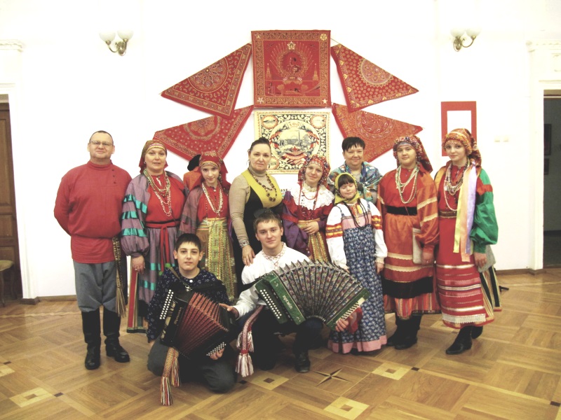Образцовый детский фольклорный ансамбль «Пчёлка» в зале ТОКМ