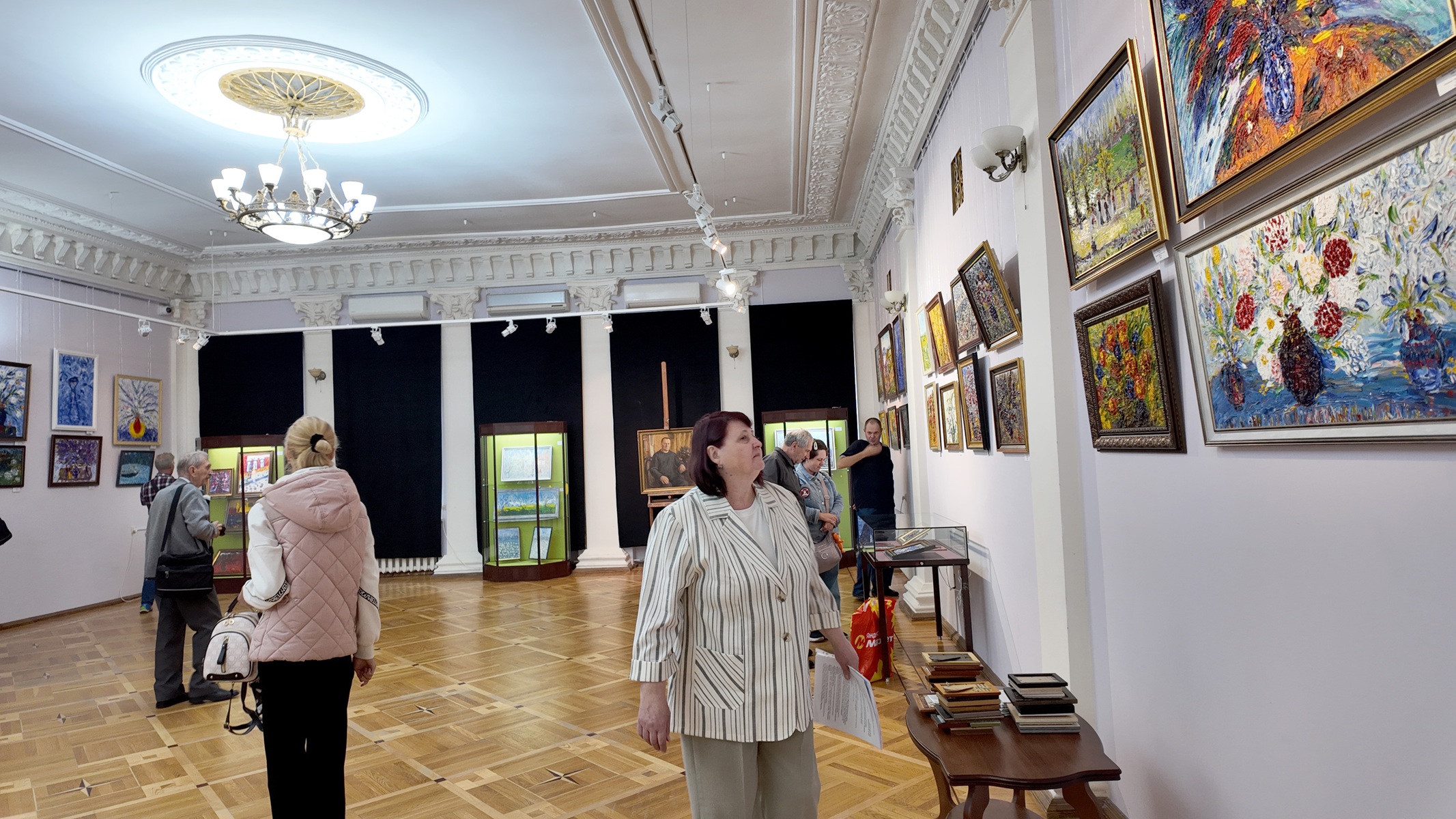 Завершилась персональная выставка Ивана Попова «Творю от сердца и души…»!
